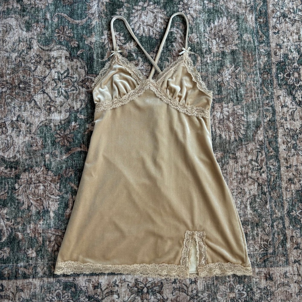 Beverly and Beck Velvet Mini Dress S Gold Lace Homecoming Romantic Coquette